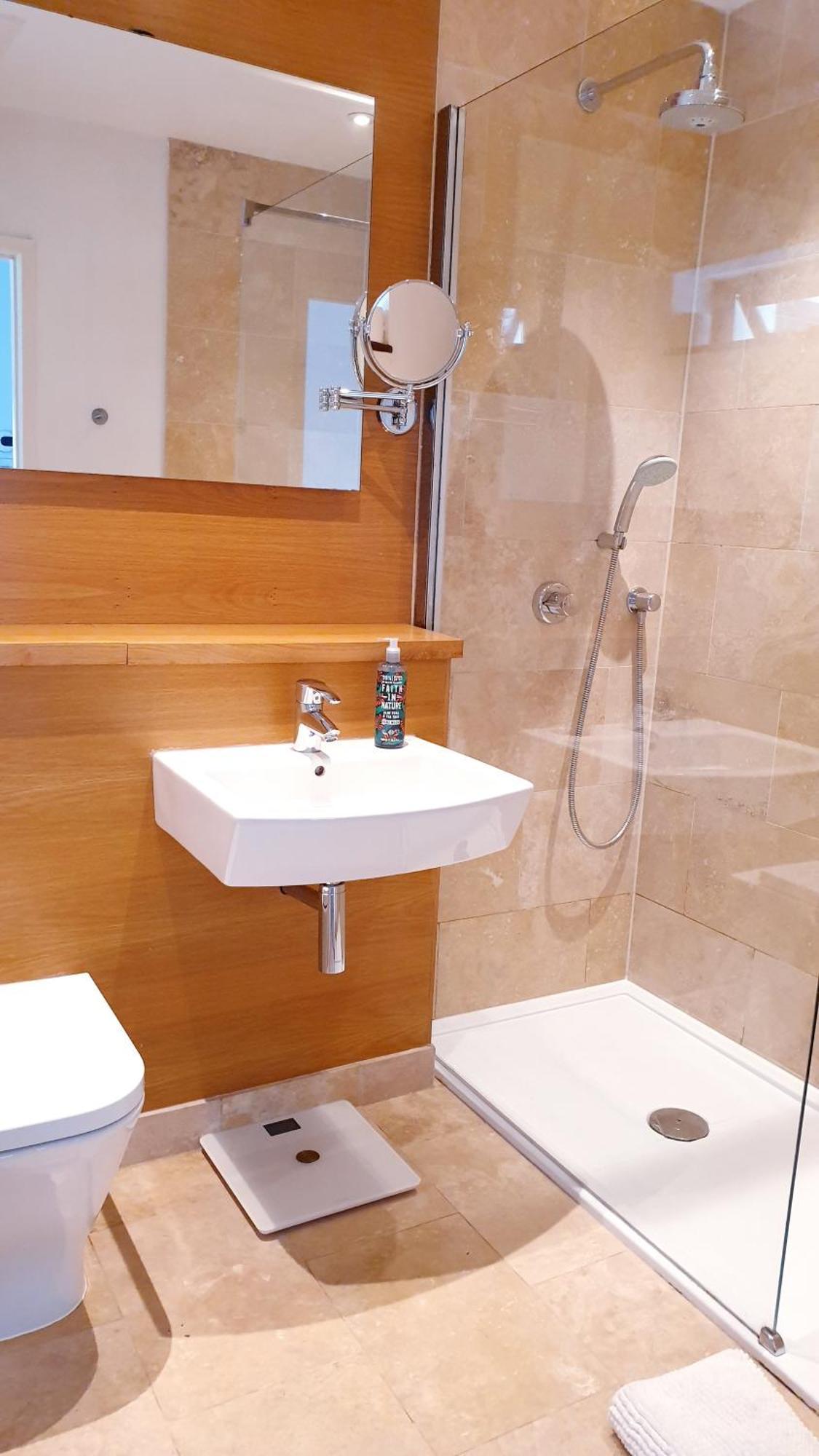 Villa Island Retreat With Hottub West Mersea Esterno foto