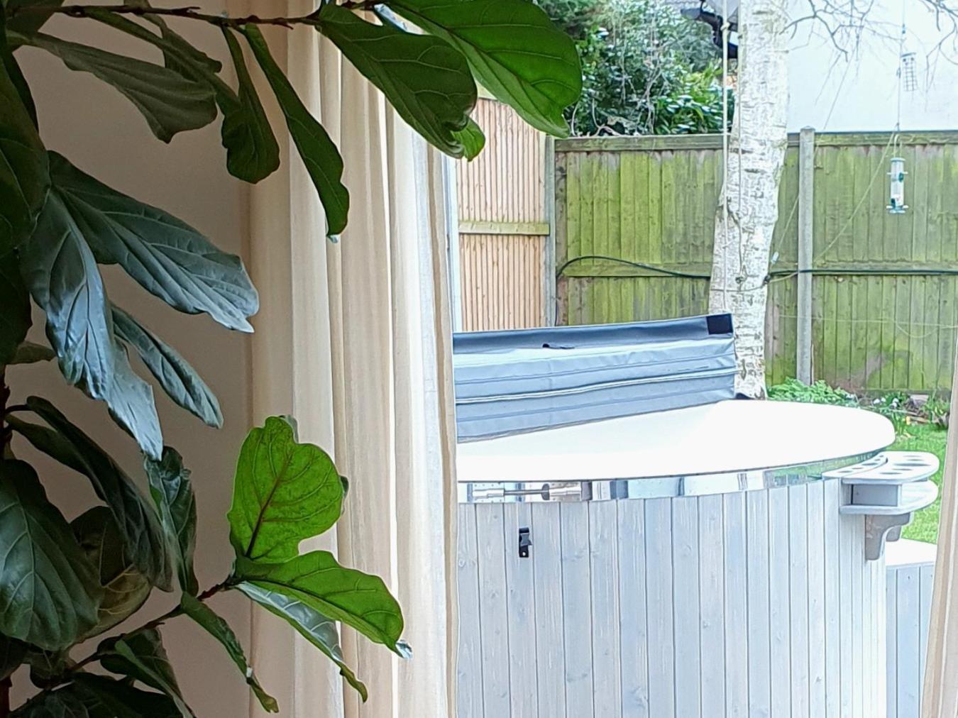 Villa Island Retreat With Hottub West Mersea Esterno foto